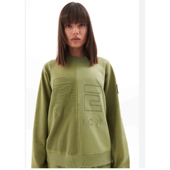 Woman’s PE Nation observation sweatshirt in sage Medium $149 - Picture 1 of 9